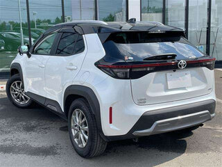 2023 Toyota Yaris Cross I, белый, 1590000 рублей, вид 3