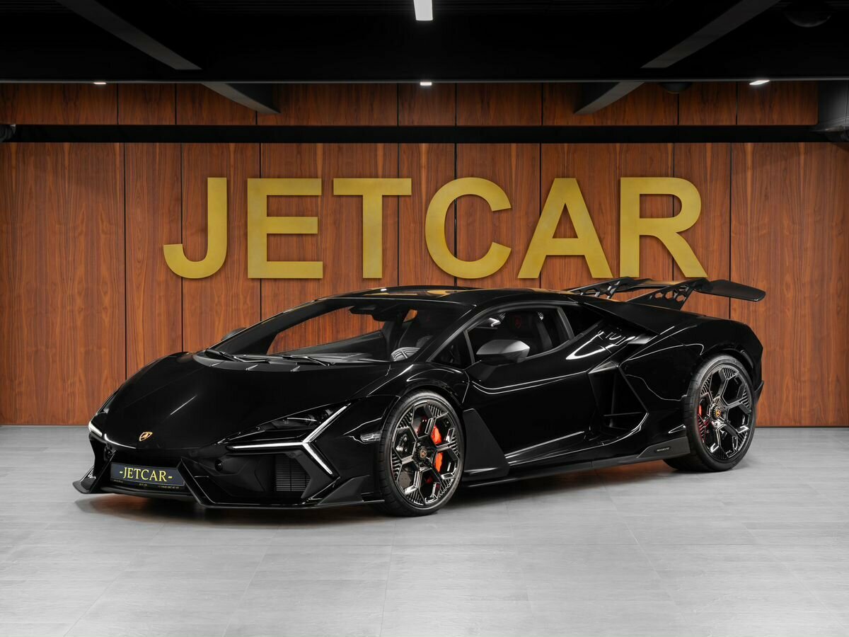 Lamborghini Revuelto