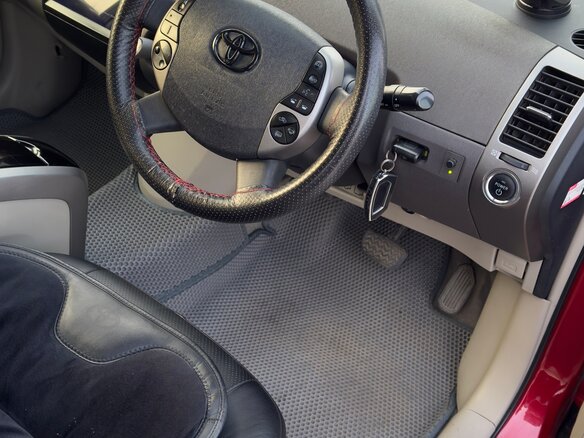 2009 Toyota Prius II Рестайлинг (XW20), красный, 830000 рублей - вид 38