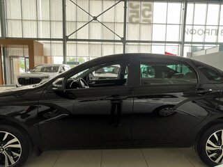 2025 Lada (ВАЗ) Vesta I Рестайлинг (NG), чёрный, 2015000 рублей, вид 5