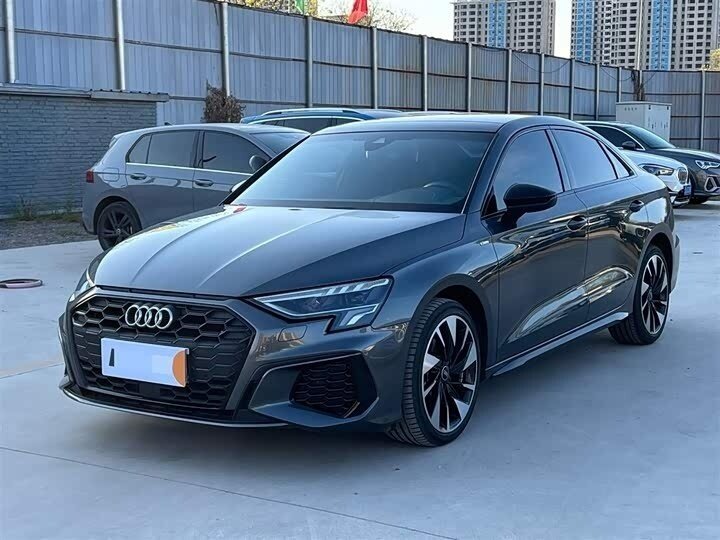 Audi A3 35 TFSI Long IV (8Y)