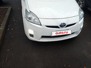 2010 Toyota Prius III (XW30), белый, 950000 рублей, вид 1