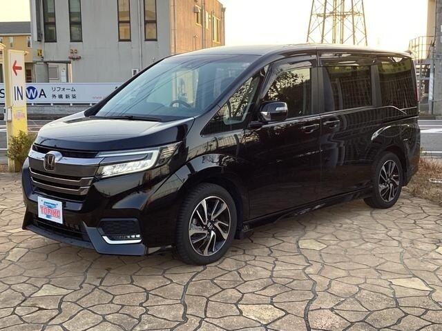 Honda Stepwgn Spada V Рестайлинг