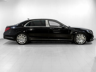 2018 Mercedes-Benz Maybach S-Класс 560 I (X222) Рестайлинг, чёрный, 4500000 рублей, вид 4
