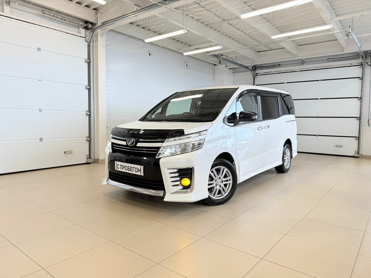 Toyota Voxy III (R80)