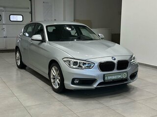 2017 BMW 1 серии 118i II (F20/F21) Рестайлинг 2, серебристый, 2329900 рублей, вид 1