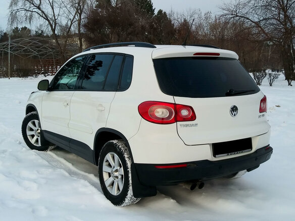2010 Volkswagen Tiguan I, белый - вид 4