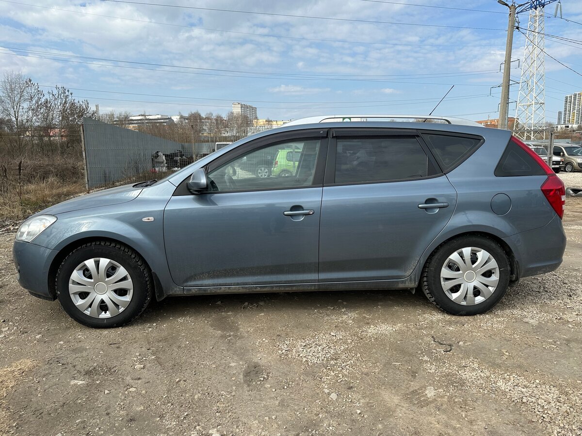 Купить б/у Kia Ceed I 1.6 MT (122 л.с.) бензин механика в Туле: синий ...