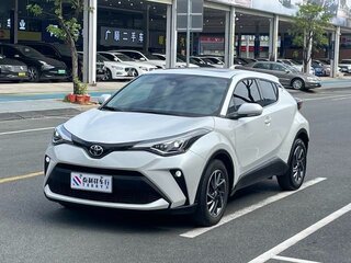 2021 Toyota C-HR I Рестайлинг, белый, 1990000 рублей, вид 2