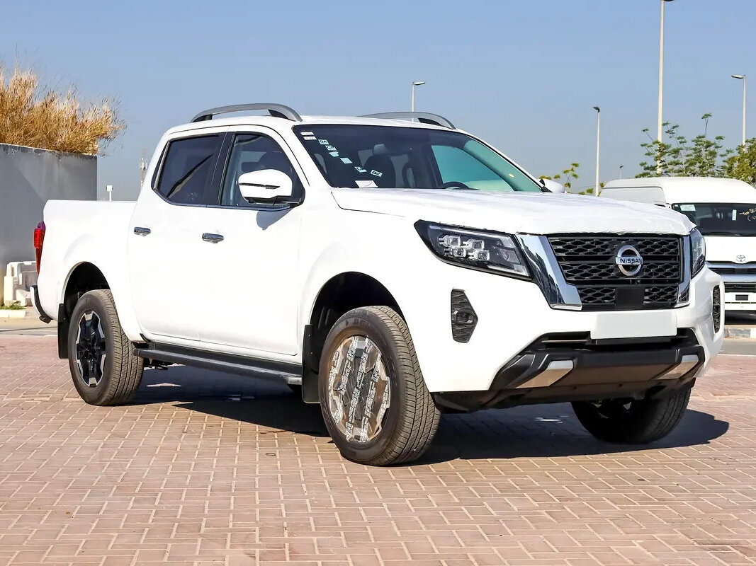 Nissan Navara (Frontier) Double-Cab IV (D23)