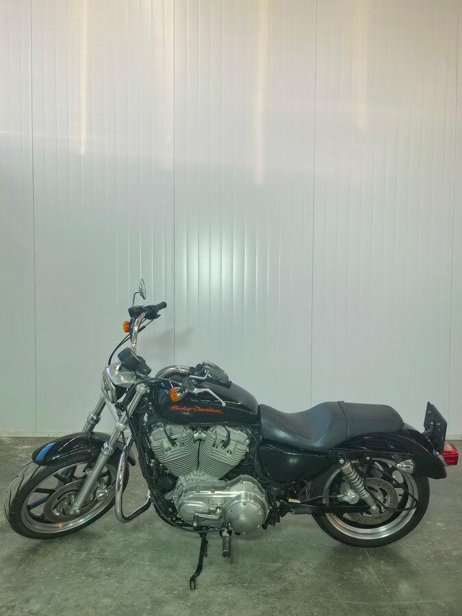 Harley-Davidson Sportster 883