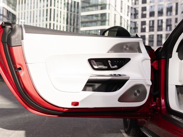 2025 Mercedes-Benz Maybach SL SL 680, красный, 37900000 рублей - вид 18