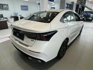 2024 Omoda S5, белый, 1899000 рублей, вид 4