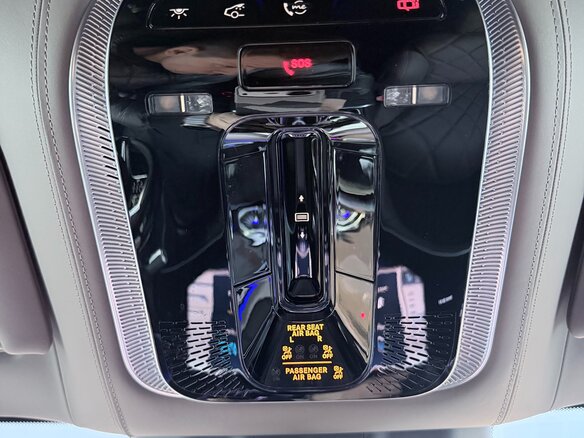 2024 Mercedes-Benz Maybach EQS SUV 680, чёрный, 22000000 рублей - вид 24