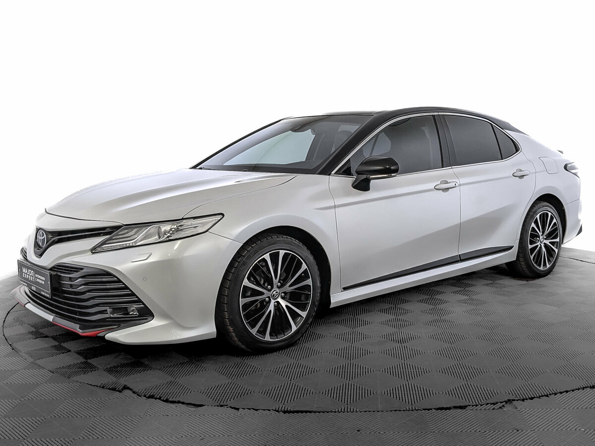 Toyota Camry VIII (XV70)