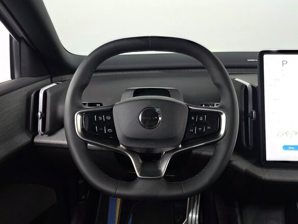 2025 Volvo EX30, белый, 5940019 рублей - вид 5