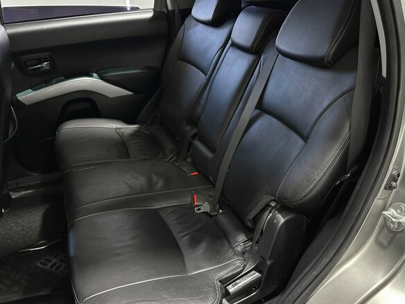 2008 Mitsubishi Outlander II, бежевый, 1097000 рублей - вид 10