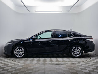 2021 Toyota Camry VIII (XV70), чёрный, 2765000 рублей, вид 2