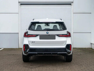 2025 BMW X1 20i xDrive III (U11/U12), серебристый, 6120000 рублей, вид 5