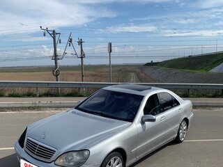 2000 Mercedes-Benz S-Класс 320 IV (W220), белый, 500000 рублей, вид 1