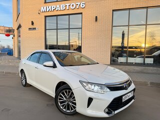 2016 Toyota Camry VII (XV50) Рестайлинг, белый, 2100000 рублей, вид 1
