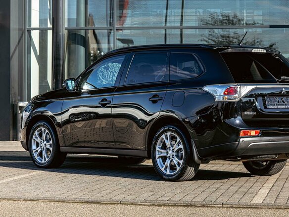 2014 Mitsubishi Outlander III, чёрный, 1335000 рублей - вид 8