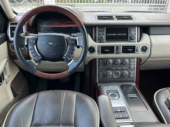 2012 Land Rover Range Rover III Рестайлинг 2, белый, 2990000 рублей - вид 8