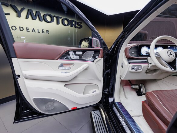 2025 Mercedes-Benz Maybach GLS 600 I Рестайлинг, чёрный, 29000000 рублей - вид 11