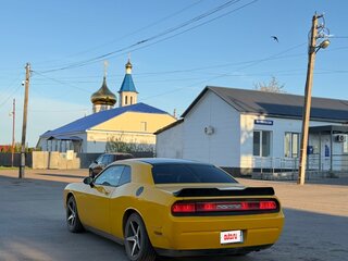 2009 Dodge Challenger III, жёлтый, 1150000 рублей, вид 3
