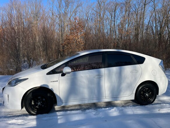 2012 Toyota Prius III Рестайлинг (XW30), белый, 980000 рублей - вид 3