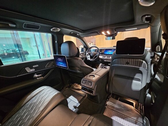 2025 Mercedes-Benz Maybach GLS 600 I Рестайлинг, чёрный, 37790000 рублей - вид 6