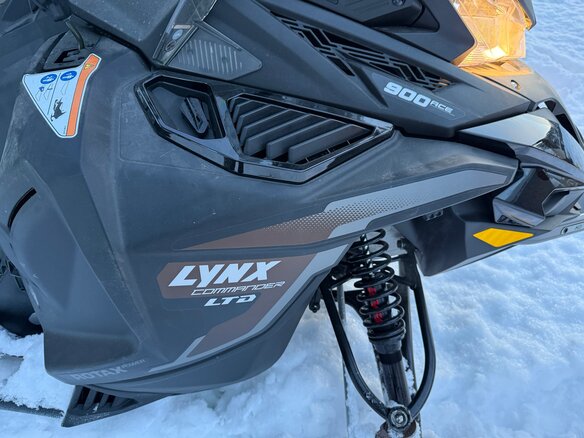 2024 BRP Lynx Commander 900, чёрный, 2500000 рублей - вид 1