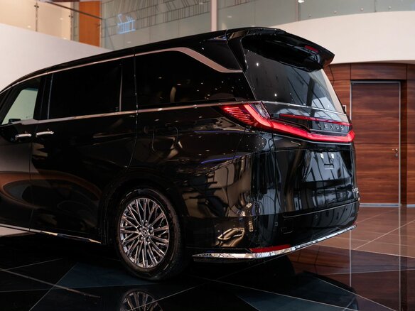 2025 Lexus LM 350h II, чёрный, 18790000 рублей - вид 9