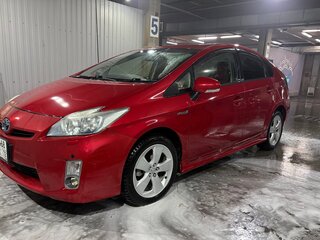 2009 Toyota Prius III (XW30), красный, 1400000 рублей, вид 1