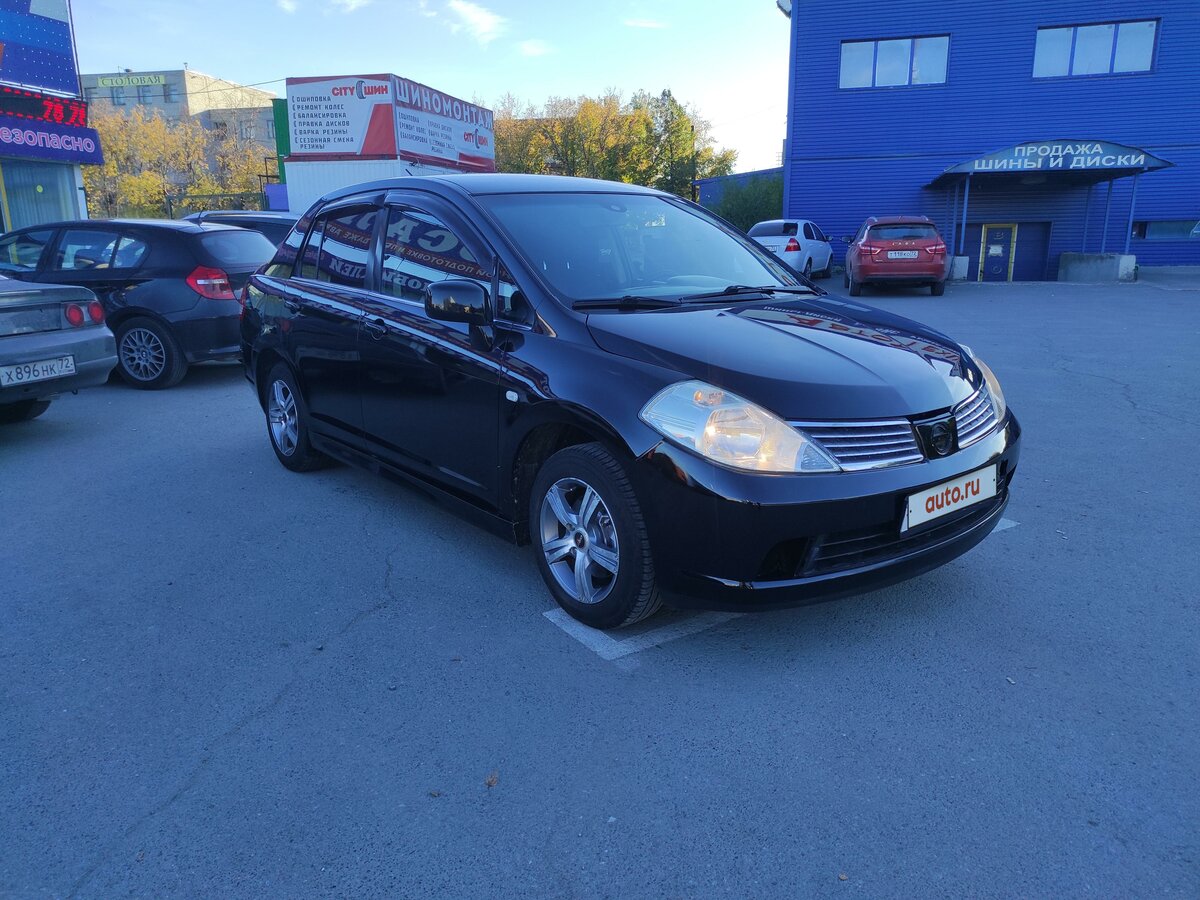 Nissan Tiida 2002