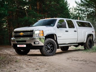 2013 Chevrolet Silverado Crew Cab II (GMT900), белый, 3800000 рублей, вид 1