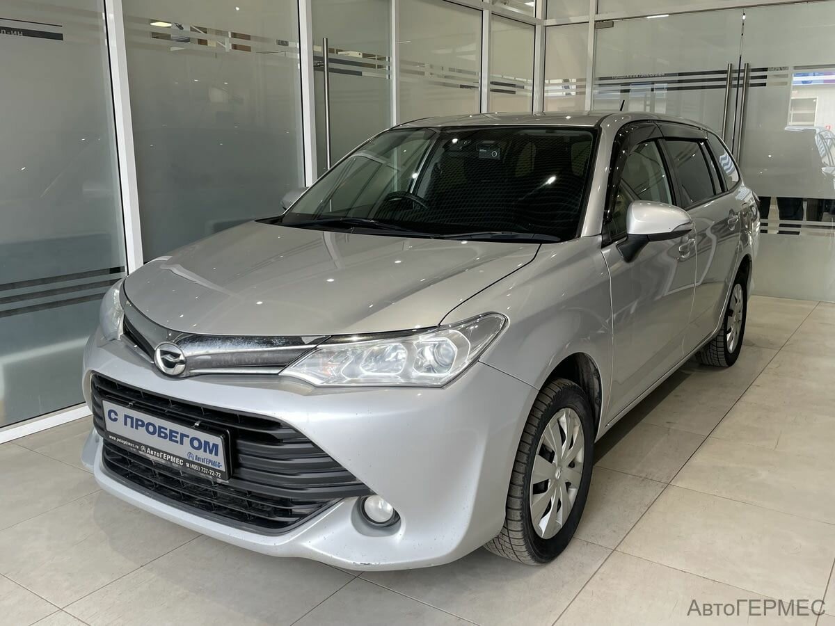 Toyota Corolla Fielder, 2016