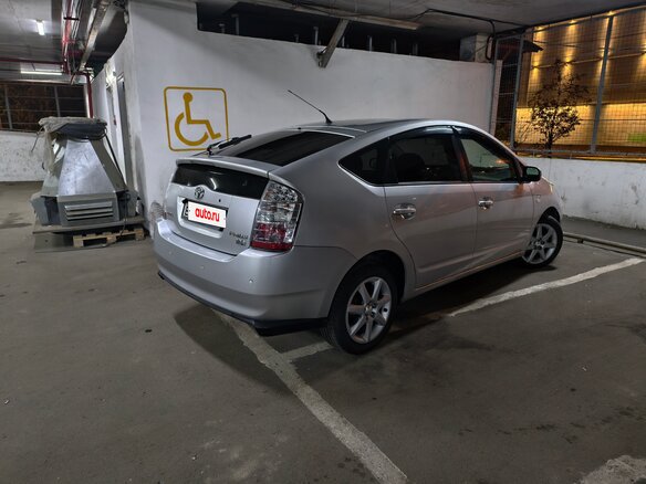2006 Toyota Prius II Рестайлинг (XW20), серебристый, 750000 рублей - вид 2