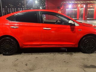 2018 Hyundai Solaris II, красный, 525000 рублей, вид 4