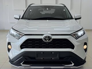 2022 Toyota RAV4 V (XA50), белый, 2400000 рублей, вид 1