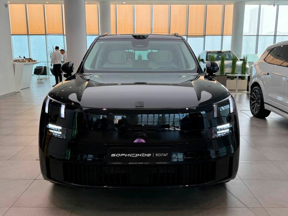 Lynk & Co 900