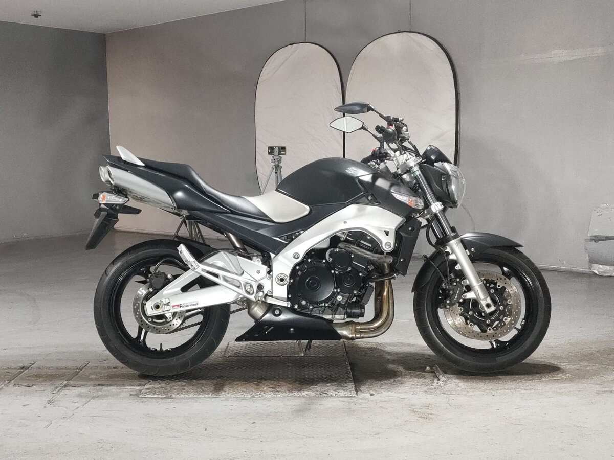 Suzuki GSR 400