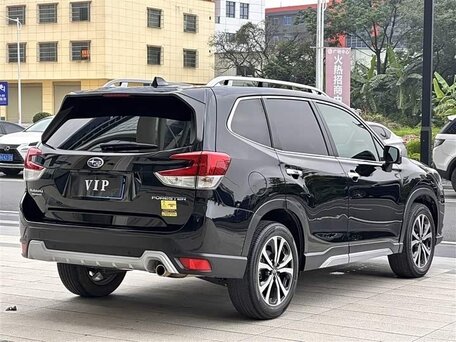 2023 Subaru Forester V Рестайлинг, чёрный, 3180000 рублей, вид 4