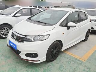 2019 Honda Fit III Рестайлинг, белый, 910007 рублей, вид 1