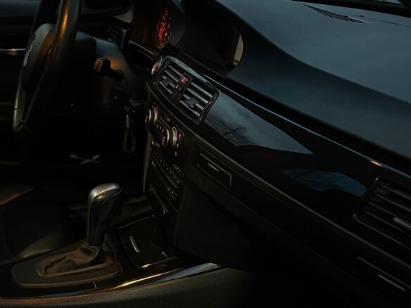 2009 BMW 3 серии 320i V (E90/E91/E92/E93) Рестайлинг, чёрный, 1150000 рублей - вид 9