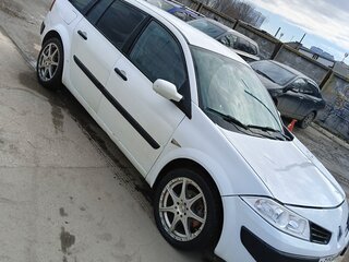 2007 Renault Megane II Рестайлинг, белый, 200000 рублей, вид 1