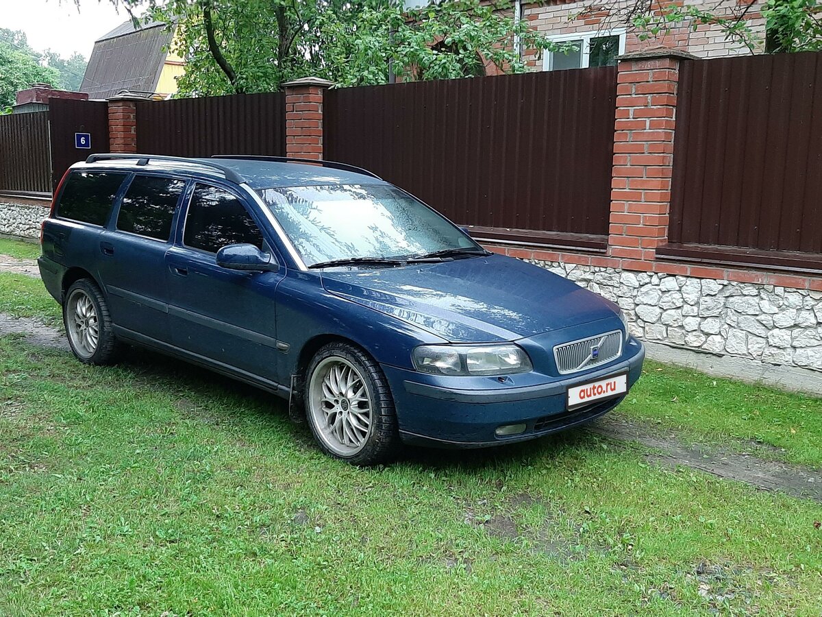 Вольво 2004 года
