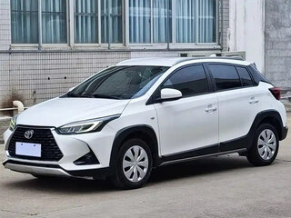 2022 Toyota Yaris L X XP150 Рестайлинг, белый, 890000 рублей, вид 1