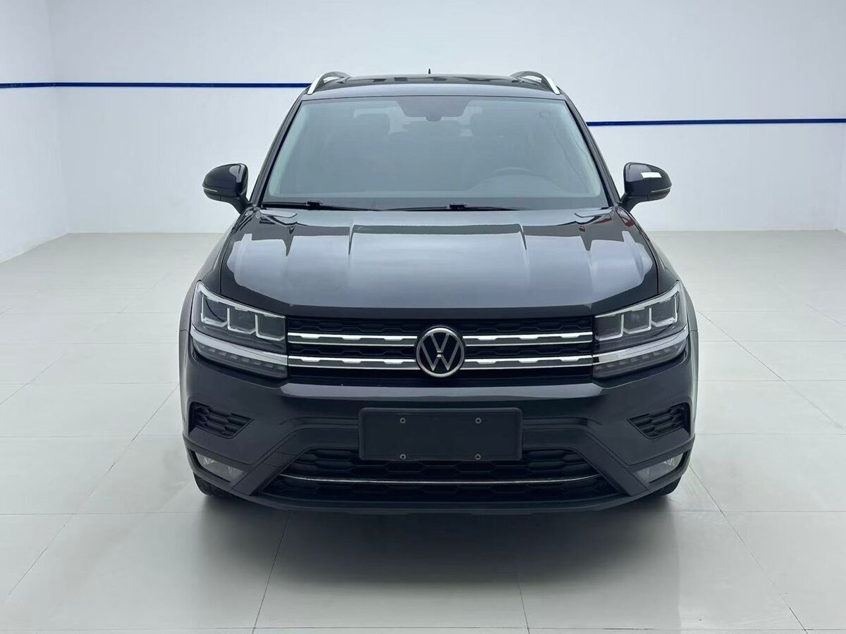Volkswagen Tharu I