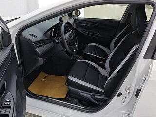 2022 Toyota Yaris L XP150 Рестайлинг, белый, 1043025 рублей, вид 5